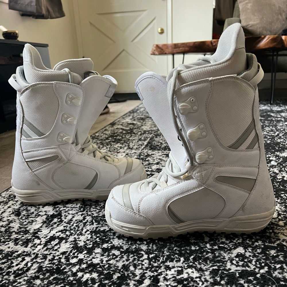 Burton Snowboard Boots Size 9 Women’s Coco